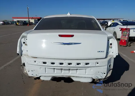2018 Chrysler 300 Limited из США, поврежденный, VIN 2C3CCAEG1JH324401